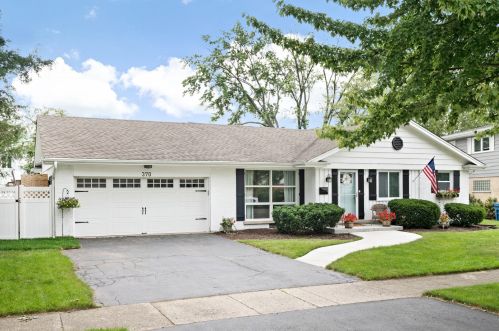 370 Marion St, Elmhurst, IL 60126-3627