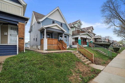 2933 26th St, Milwaukee, WI 53206-1122