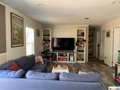 676 Henderson Dr, Spring Branch TX 78070-4032 exterior