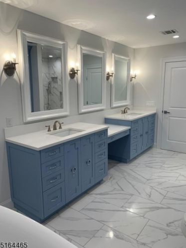 9 Dogwood Ter, Livingston NJ  07039-3601 exterior