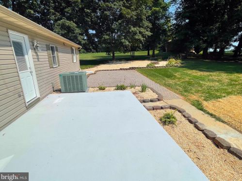 345 Pine Grove Rd, Hanover PA  17331-7702 exterior