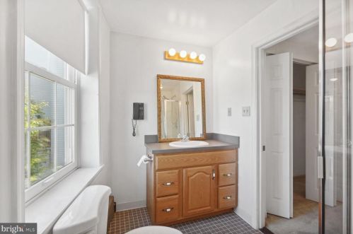 131 Greenwich St, Philadelphia PA 19147-6023 exterior