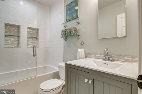 6316 Barrister Pl, Alexandria VA 22307-1214 exterior