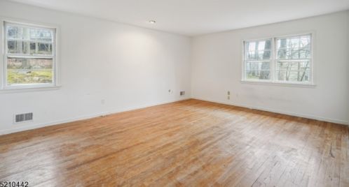 96 Rockledge Dr, Livingston NJ  07039-1121 exterior