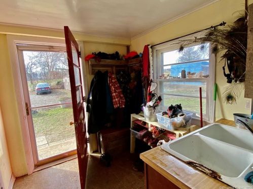 133 Hebron Tpke, Exeter CT 06249-2507 exterior