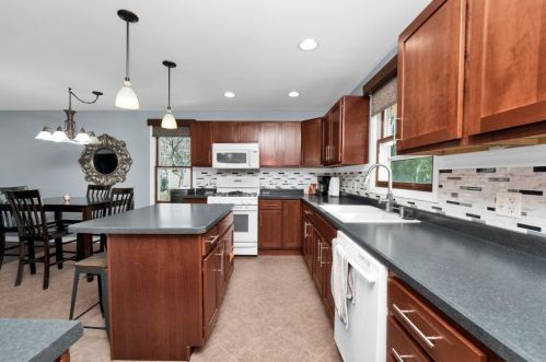 2137 Root St, Joliet IL 60403-1741 exterior