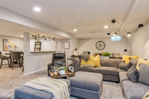 2801 Packer Ct, Bridgewater NJ 08807-7017 exterior