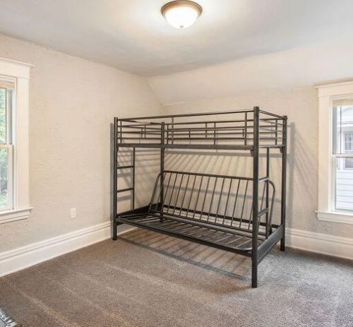 823 Oak St, Kalamazoo MI 49008-1133 exterior