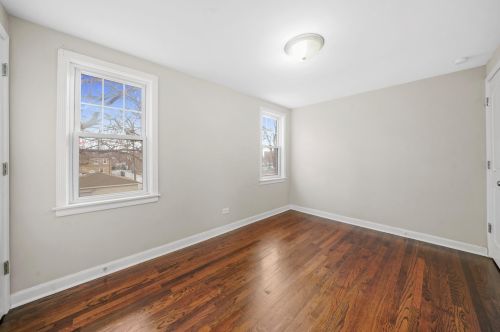 7339 Washtenaw Ave, Chicago IL 60645-1401 exterior