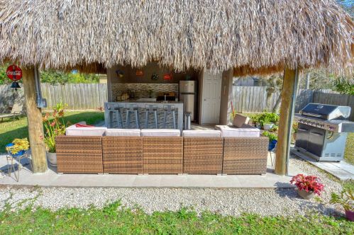 1761 Bradway Ln, Fort Pierce FL 34953-1621 exterior