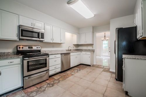 32 Huntington Place Dr, Atlanta GA  30350-1813 exterior