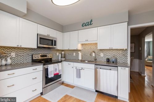 2645 Centennial Ct, Alexandria VA 22311-1304 exterior