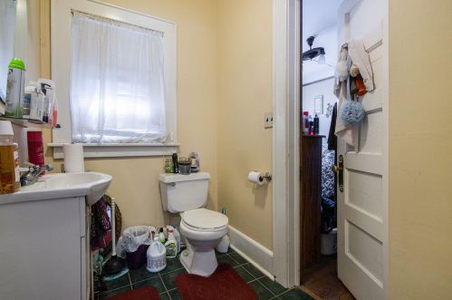 611 Stuart Ave, Kalamazoo MI  49007-3206 exterior