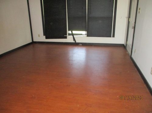 9312 Macon Ave, Saint Louis, MO 63134-3604