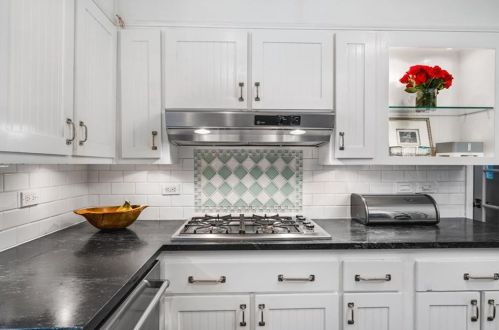 1733 Kellogg Spg Dr, Atlanta GA 30338-6008 exterior