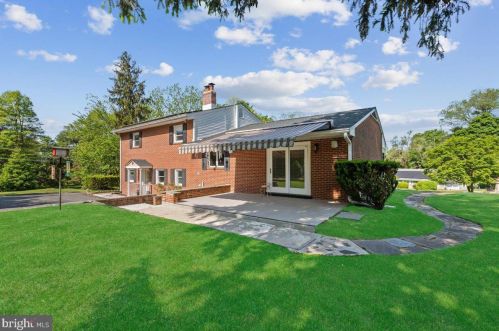 8 Maddock Dr, Trenton NJ 08628-2308 exterior