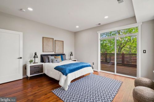 2216 30th St, Washington DC  20020-3369 exterior