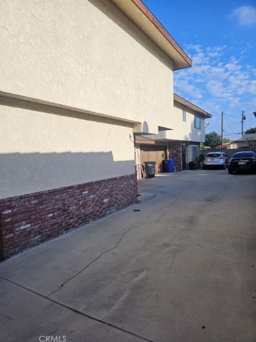 9529 Olive St, Bellflower CA 90706-4518 exterior