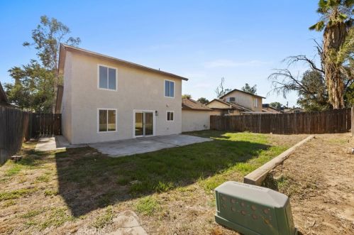 5804 Cedar Gln Ln, Bakersfield CA 93313-3345 exterior