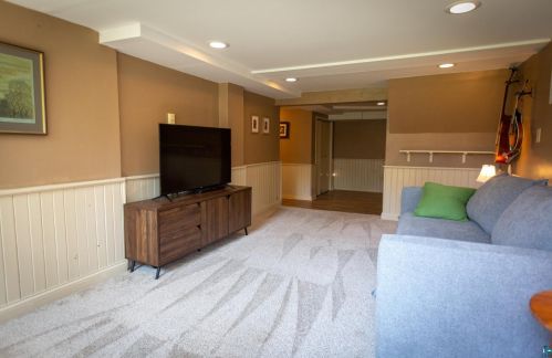 314 Leicester Ave, Duluth MN 55803-2203 exterior