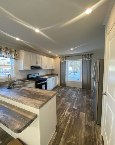 29 Hazel Dr, Concord NH 03301-3426 exterior