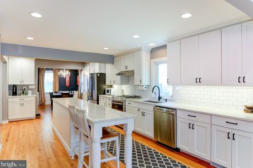 716 Beall Ave, Rockville MD 20850-2107 exterior