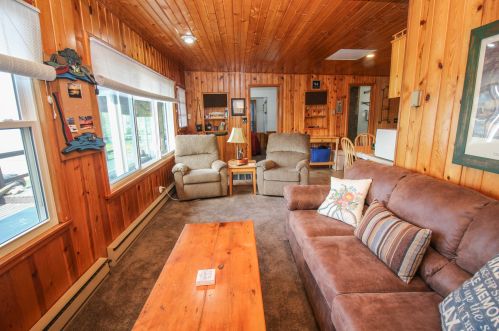 10383 Walnut Dr, Three Rivers MI  49093-8555 exterior