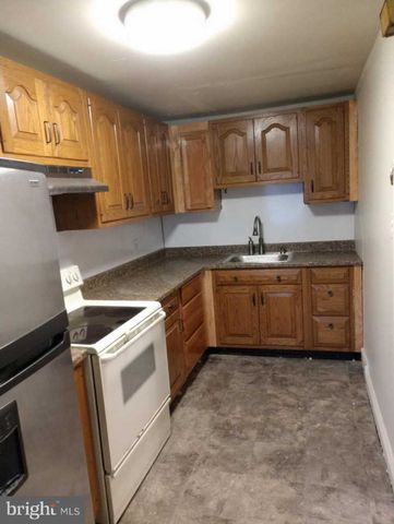 303 21st St, Chester, PA 19013-4917