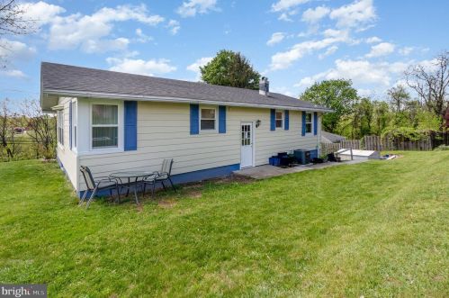 8366 Hilton St, Hummelstown PA  17036-8680 exterior