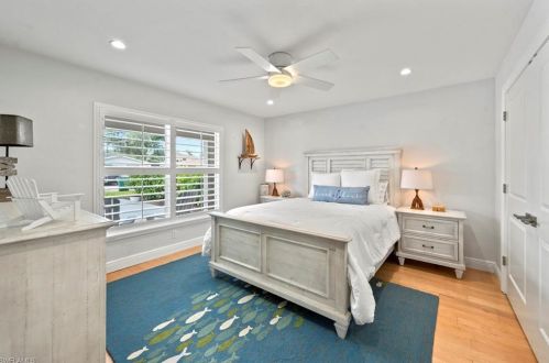 523 107 Ave, Naples FL 34108-1854 exterior