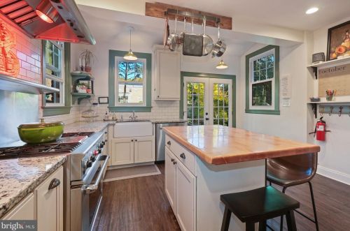 3670 Camden St, Washington DC 20020-1224 exterior