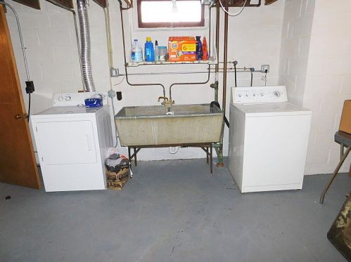 3668 1st St, Milwaukee WI  53207-3215 exterior