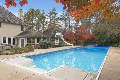 8222 Emerald Ln, Saint Paul, MN 55125-3325