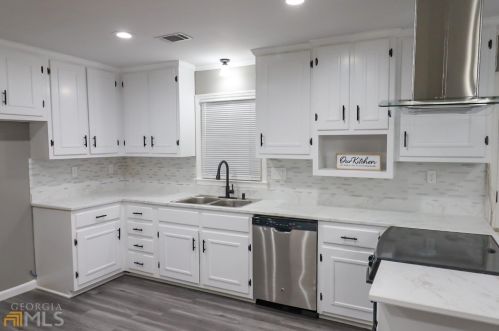 107 Scarborough Rd, Lithonia GA 31028-1342 exterior