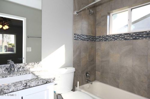 5711 12 Pl, Phoenix AZ 85014-5157 exterior