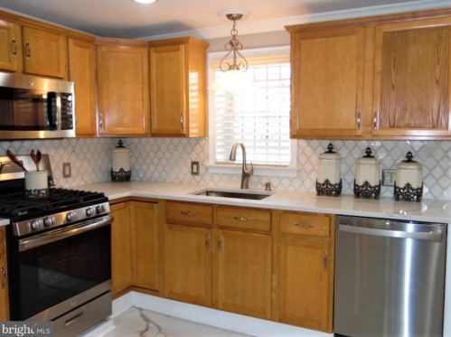 2449 Camac St, Philadelphia PA 19148-4311 exterior