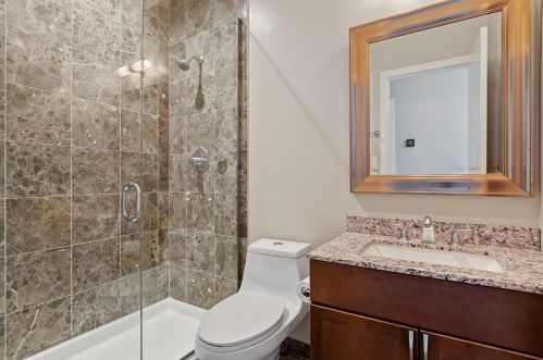 1701 Diversey Pkwy, Chicago IL 60614-1010 exterior