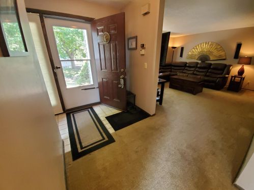 3445 Highlander Dr, Saint Paul, MN 55122-1309