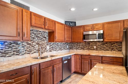 5228 44th Pl, Phoenix AZ  85040-4020 exterior