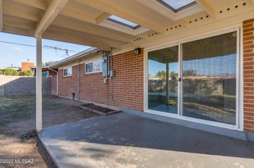 8217 Beverly St, Tucson AZ 85710-5931 exterior