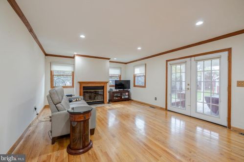 3405 Sunny Vw, Alexandria VA 22309-1911 exterior