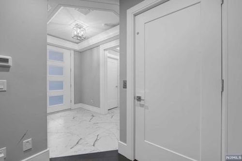 1234 River Rd, Edgewater NJ  07020-1423 exterior