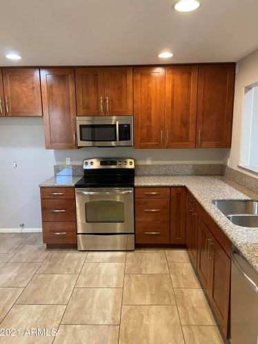 1262 Avenida Hermosa, Phoenix AZ  85014-2910 exterior