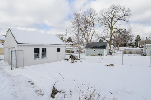 1151 Charlton St, Saint Paul MN 55118-2119 exterior