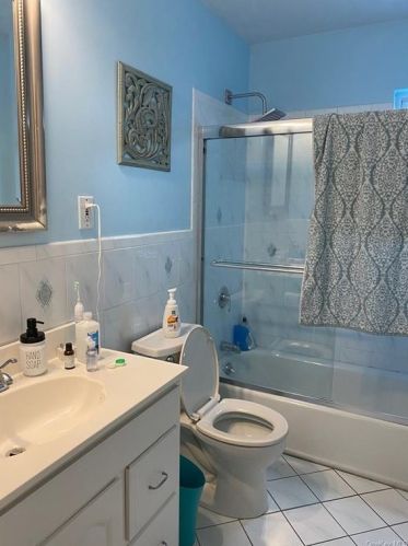 246 Brinsmade Ave, Bronx NY 10465-3203 exterior