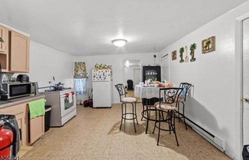 9 Elm St, Paterson NJ  07501-1859 exterior