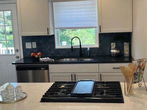 2066 Pioneer Ave, Pittsburgh PA 15226-1345 exterior