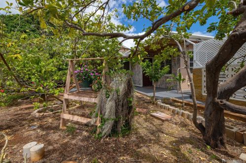 3481 Ala Akulikuli St, Honolulu HI 96818-2220 exterior