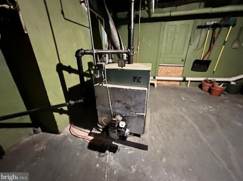 1318 Howard Ave, Primrose PA 17901-3418 exterior