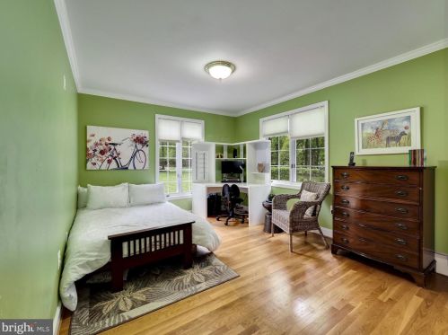 10717 Burbank Dr, Rockville MD 20854-1559 exterior